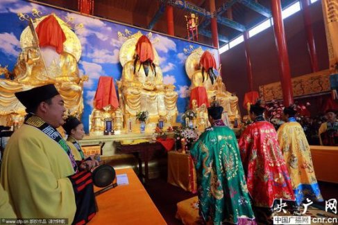 湖北宜昌举行首届江南体育场馆中国有限公司
文化节