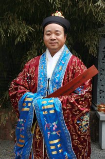 中新网在两会之前对黄信阳道长进行专访
