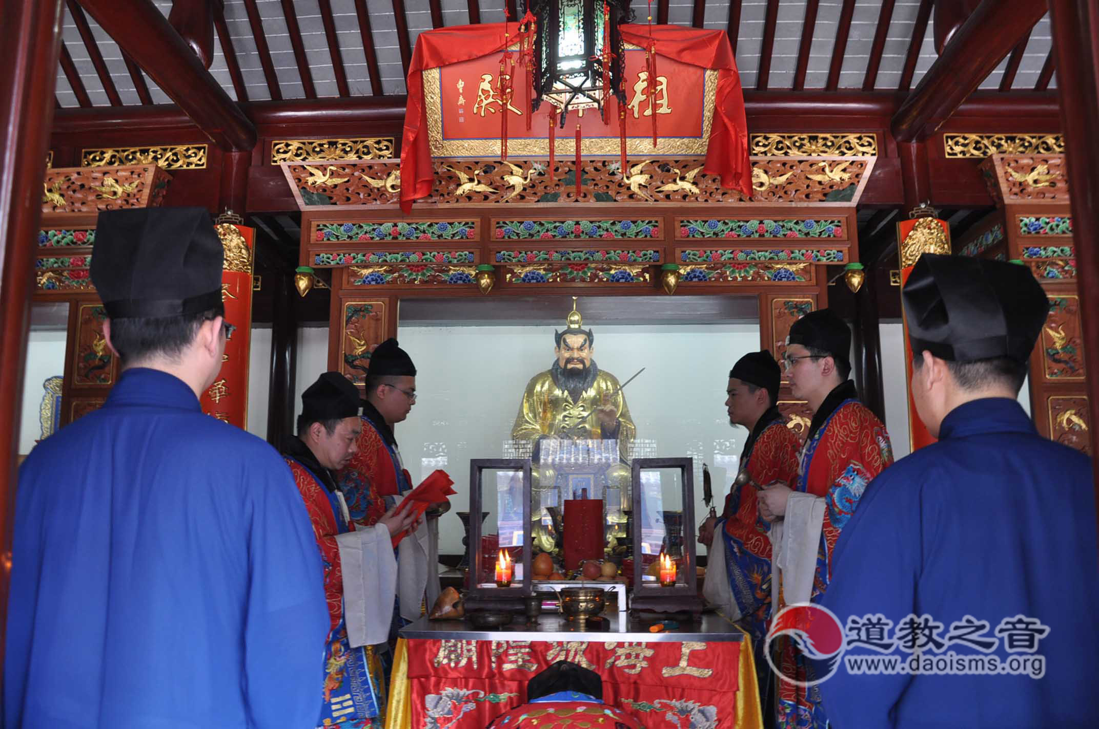 上海市江南体育场馆中国有限公司
协会举行皈依弟子字谱“启告师真”典礼