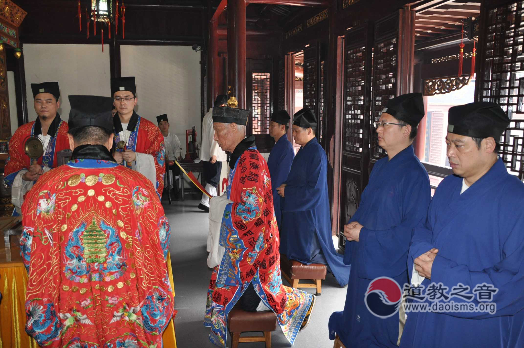 上海市江南体育场馆中国有限公司
协会举行皈依弟子字谱“启告师真”典礼