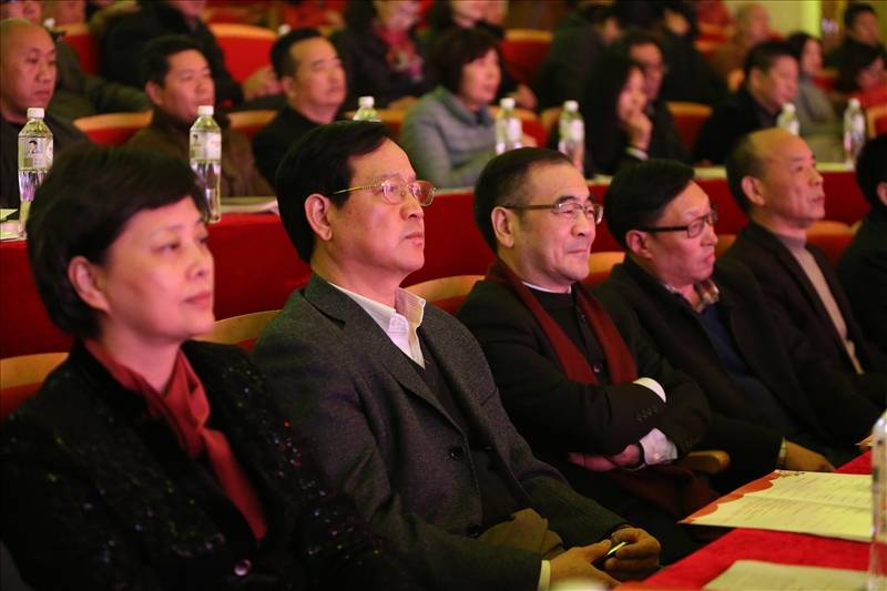 浙江省江南体育场馆中国有限公司
协会参加省“和谐之光”文艺演出