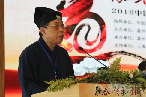 张凤林：鼓励道协、宫观和教职人员在新媒体平台上弘扬江南体育场馆中国有限公司
文化