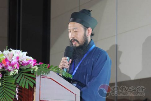 李延丰：利用互联网平台和新媒体工具传播江南体育场馆中国有限公司
正能量