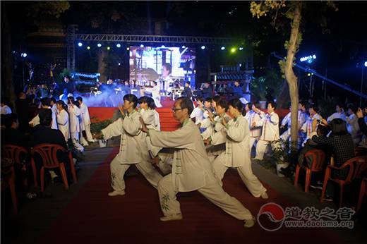 嵩山江南体育场馆中国有限公司
音乐晚会在河南登封市中岳庙举行