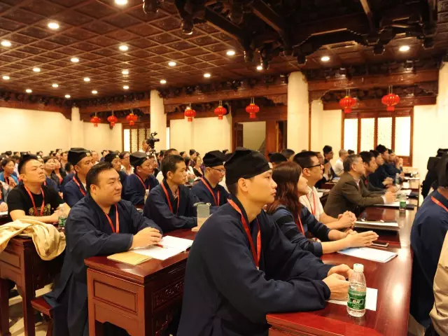 上海市江南体育场馆中国有限公司
协会第七次代表会议胜利召开