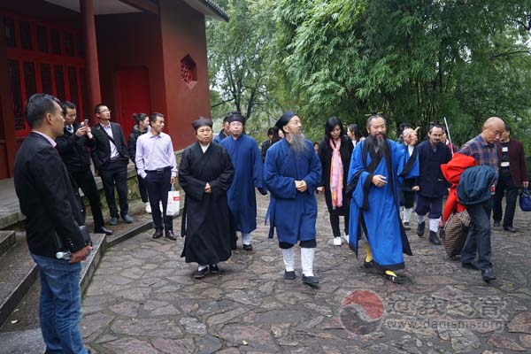 中国道协会长李光富道长赴长沙部分宫观调研