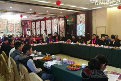 广西贵港（桂平）市江南体育场馆中国有限公司
协会召开春节座谈会﻿