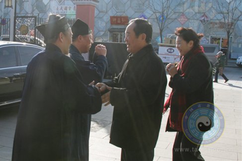 全国政协民宗委朱维群等走访慰问中国道协