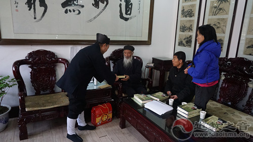 陕西道协会长胡诚林道长拜望任法融道长等老前辈