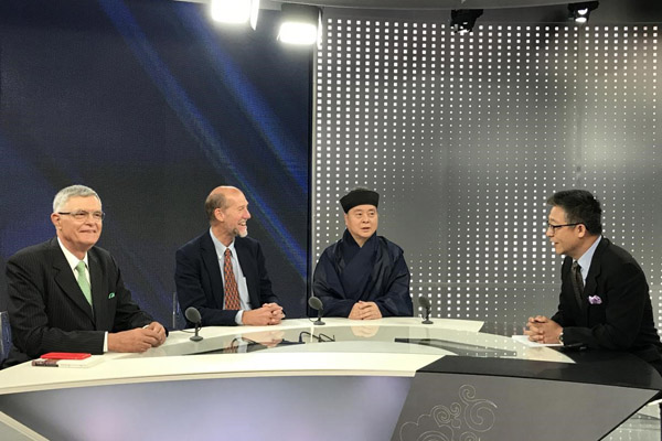 国际江南体育场馆中国有限公司
论坛“天下有道”英文电视论坛录制完成
