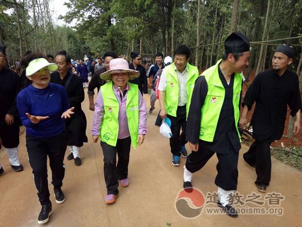 云南省道协举行“长春银杏林”种植活动