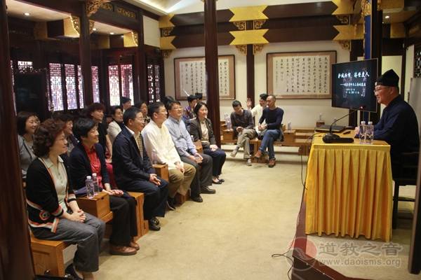 上海市政协副主席赵雯考察调研上海城隍庙