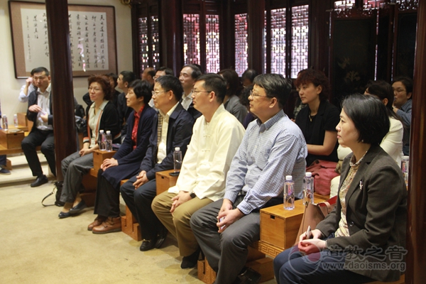 上海市政协副主席赵雯考察调研上海城隍庙