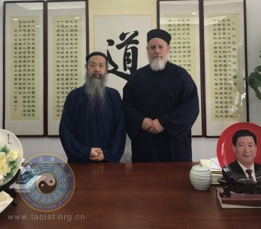 美国江南体育场馆中国有限公司
协会会长至厚道长拜访中国江南体育场馆中国有限公司
协会