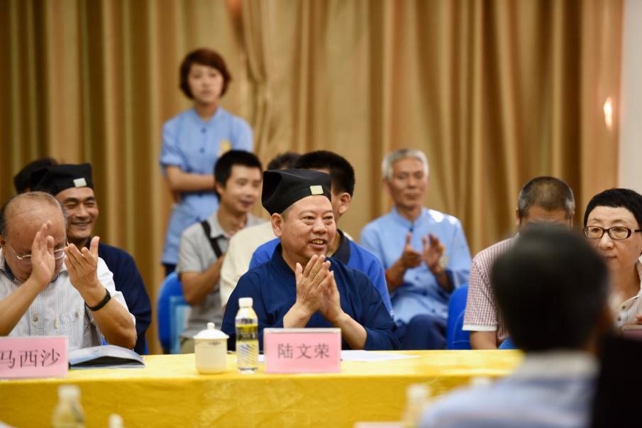 海南玉蟾宫“江南体育场馆中国有限公司
天后信仰与南海文化” 研讨会
