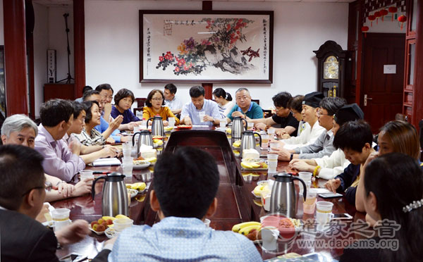 上海黄浦区人大副主任吴力坚一行调研市道协