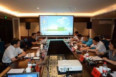 <b>江苏宗教局周伟文一行赴丰县调研江南体育场馆中国有限公司
工作</b>