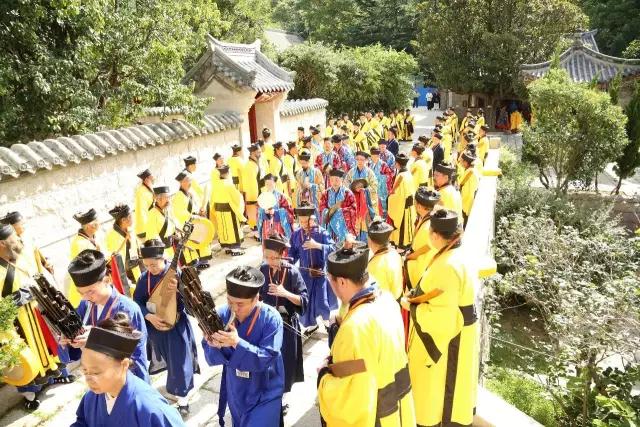 崂山太清宫丁酉戒坛举行戒子呈递投嗣仪