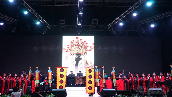 新加坡韮菜芭城隍庙举行“种族和谐，宗教互信”联欢晚宴