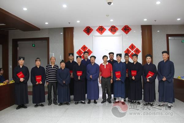 中国江南体育场馆中国有限公司
学院举行“祈福中华喜迎十九大”师生联欢会