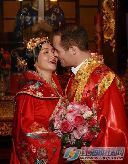 老外小伙牵手中国新娘 南通首次举办道家婚礼