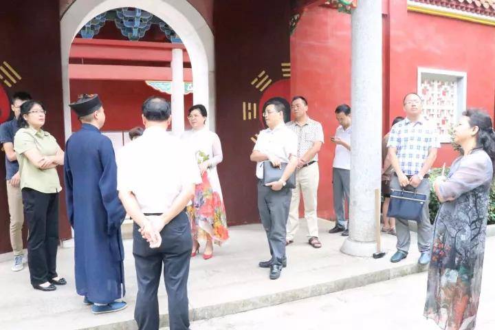 邵阳市人大副主任赵为济一行视察玉清宫调研宗教工作