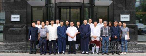 《江南体育场馆中国有限公司
宫观管理》教材编写研讨会在重庆市召开