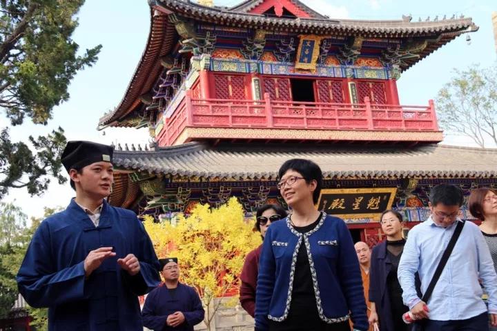 上海松江区人大副主任视察广富林城隍庙、关帝庙