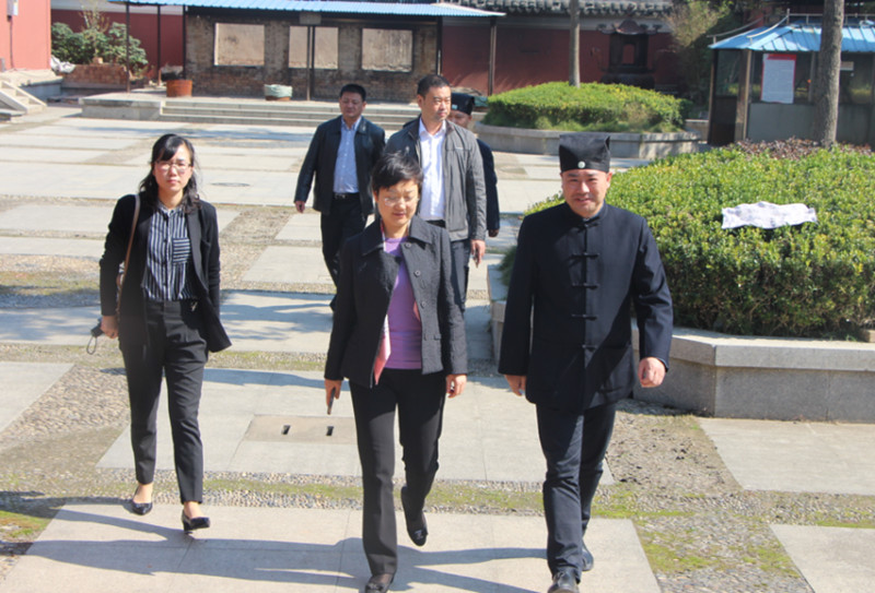 苏州昆山市委领导走访慰问市道协