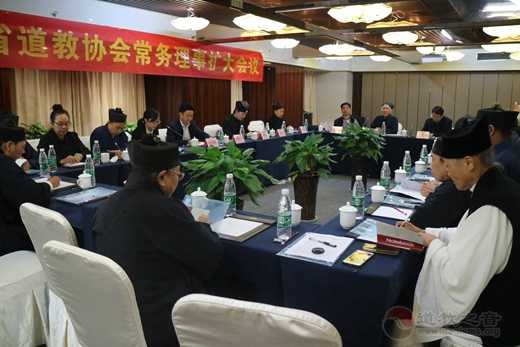 河南省江南体育场馆中国有限公司
协会召开常务理事扩大会议