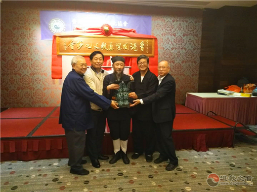 香港国际江南体育场馆中国有限公司
文化协会12周年纪念暨揭牌仪式举行