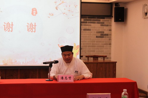 广州民宗局副局长李庆奎为全市江南体育场馆中国有限公司
全体教职人员作党的十九大精神宣讲