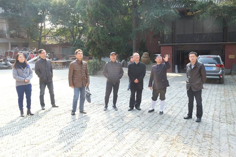 常州武进区政协主席江建文视察白龙观