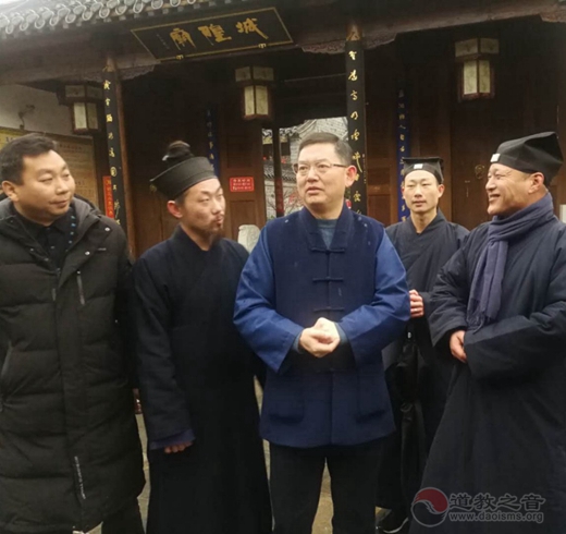 中道协副会长吉宏忠道长一行到高港区城隍庙视察