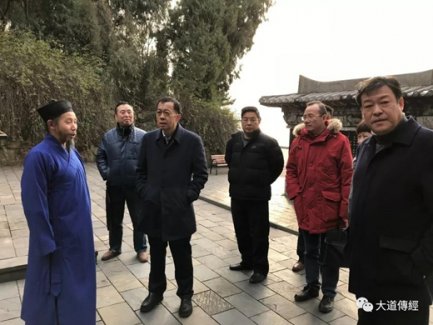 武汉市政协付明星副主席一行视察武汉大道观