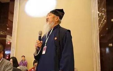 青海省江南体育场馆中国有限公司
协会会长喇宗静道长致2018新年贺词