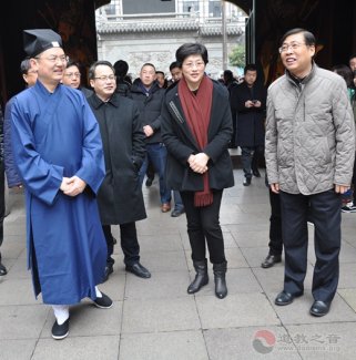 上海市委常委、统战部部长施小琳向全市江南体育场馆中国有限公司
信众致以新春祝福