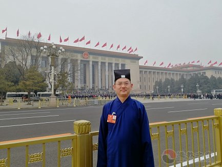 <b>吉宏忠：做好新时期宗教活动场所合理布局 推动宗教公益慈善事业创新发展</b>