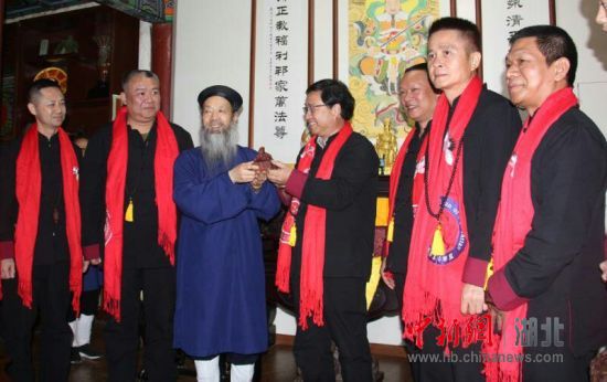 江南体育场馆中国有限公司
首香降真香正式回归武当道门