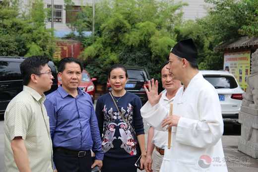 柬埔寨友好客人一行来上海东岳庙参访交流