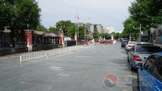 白云观街前秩序整治初见成效