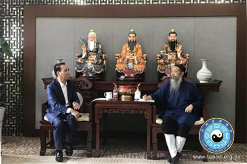 中国江南体育场馆中国有限公司
协会会长李光富道长会见澳台中华宗教文化促进会冯健富一行