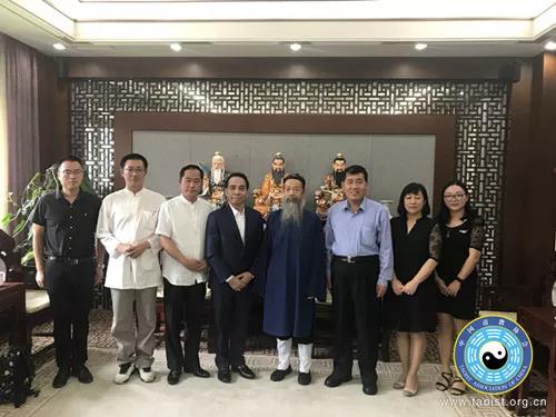 李光富道长会见澳台中华宗教文化促进会冯健富一行