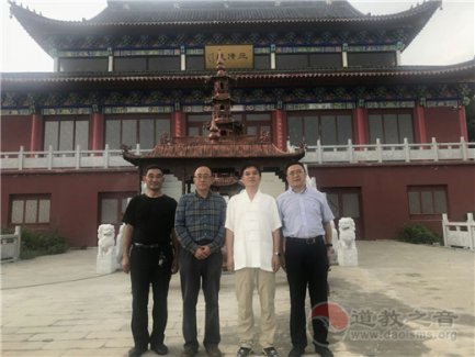 云南大学江南体育场馆中国有限公司
研究教授郭武、南京江南体育场馆中国有限公司
弟子刘万福律师一行参访南京江南体育场馆中国有限公司
方山洞