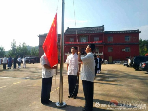 2018年淄博江南体育场馆中国有限公司
协会第二届经韵科仪普修班在淄博福禄宫正式开班