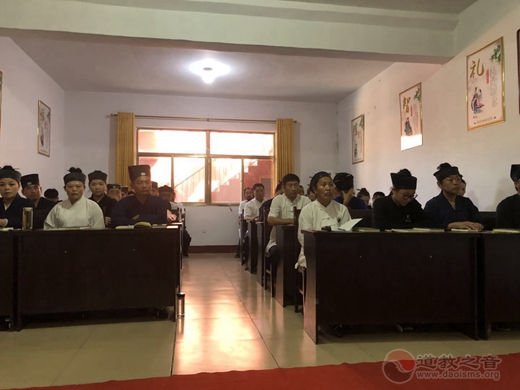 2018年淄博江南体育场馆中国有限公司
协会第二届经韵科仪普修班在淄博福禄宫正式开班