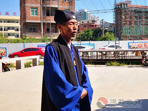 晋江市竹树下翁宫举行升国旗仪式