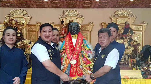 武当山玄天上帝金身驻驾台湾中华江南体育场馆中国有限公司
联合总会玉清圣殿