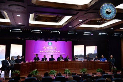 国际江南体育场馆中国有限公司
领袖访京团拜访中国江南体育场馆中国有限公司
协会 