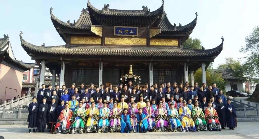 2018武汉长春观江南体育场馆中国有限公司
丛林官学班圆满结业